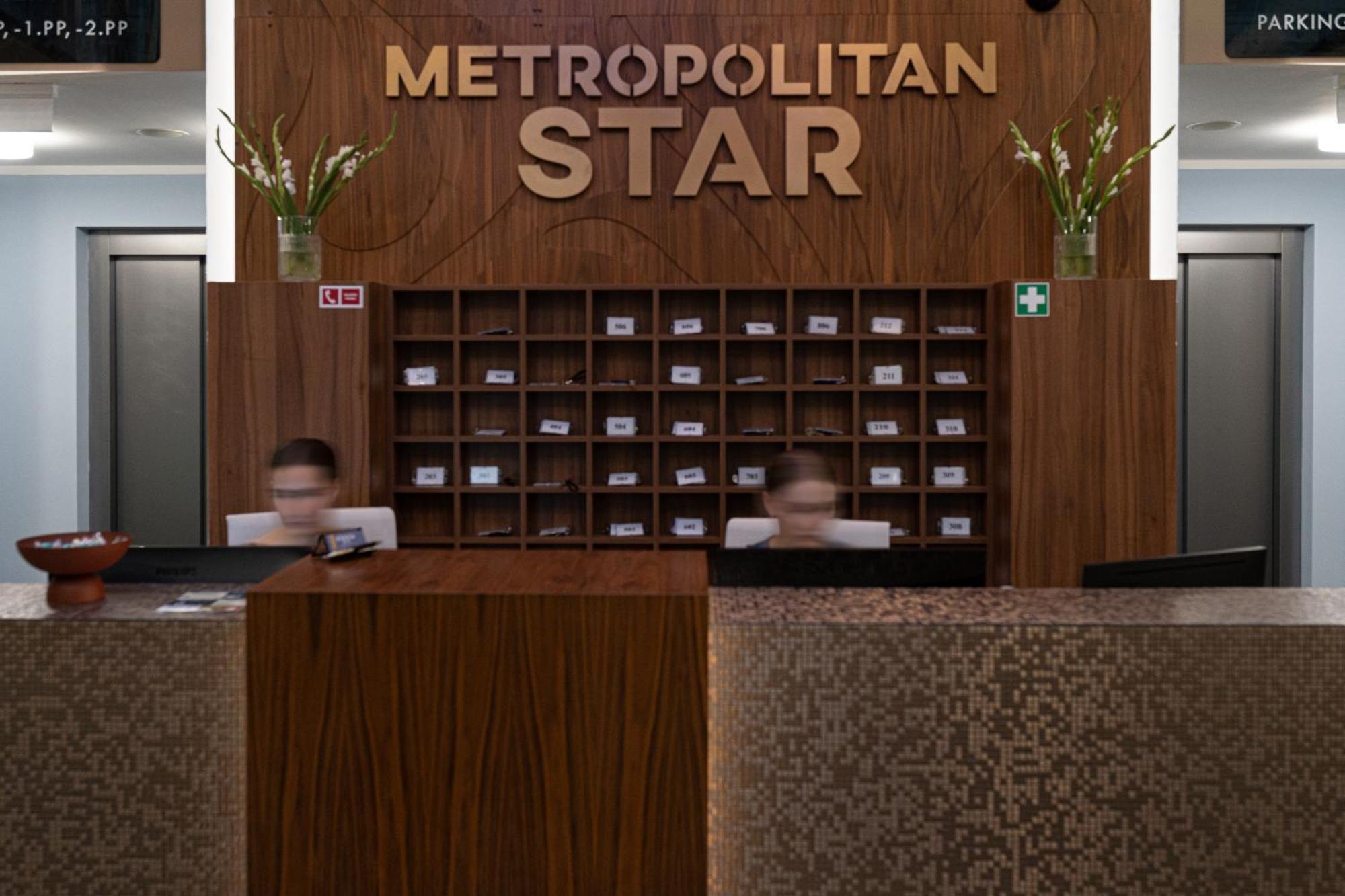 Hotel Reverie - Dependance, Check-In At Metropolitan Star Bratislava Buitenkant foto