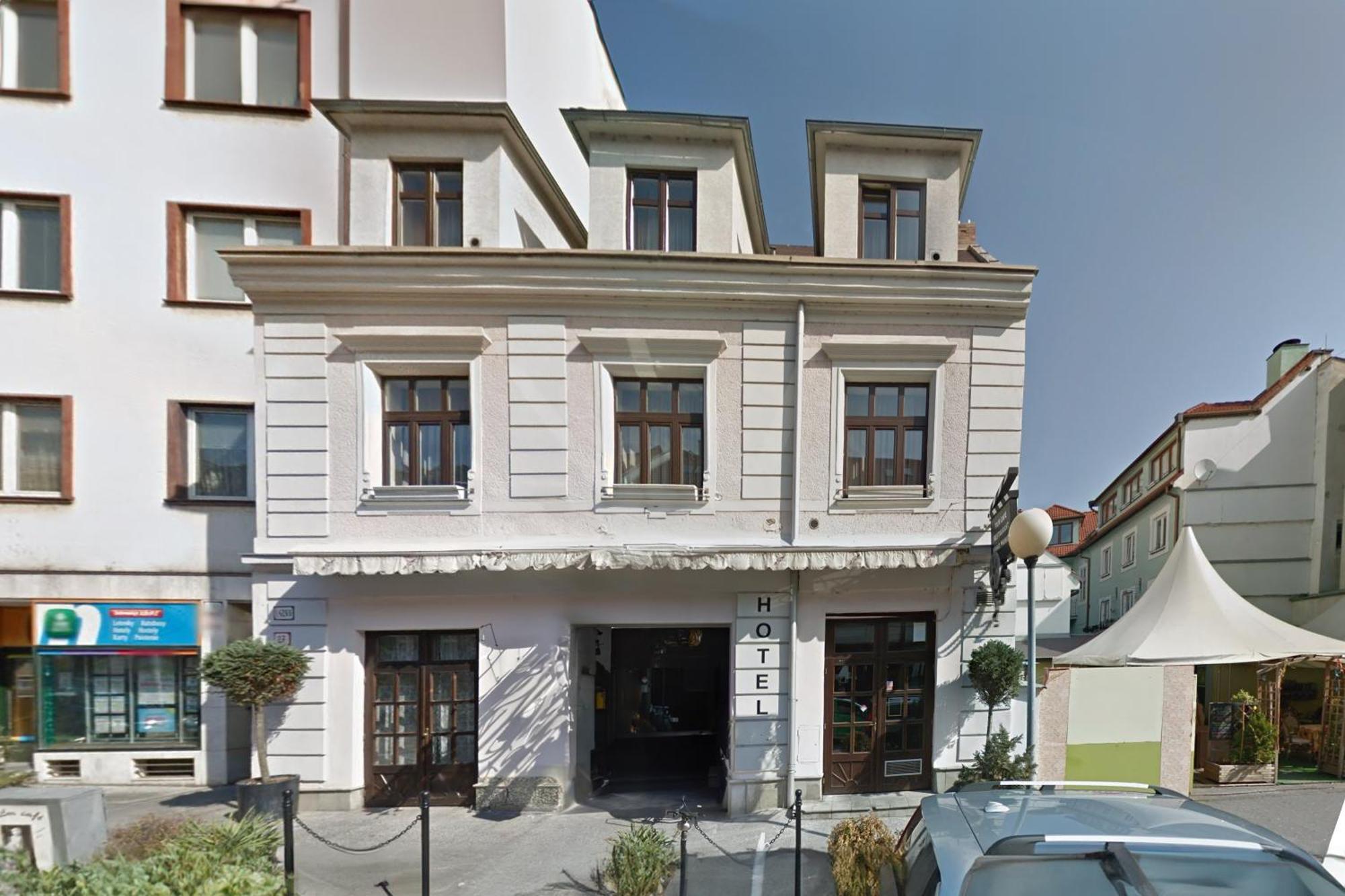 Hotel Reverie - Dependance, Check-In At Metropolitan Star Bratislava Buitenkant foto