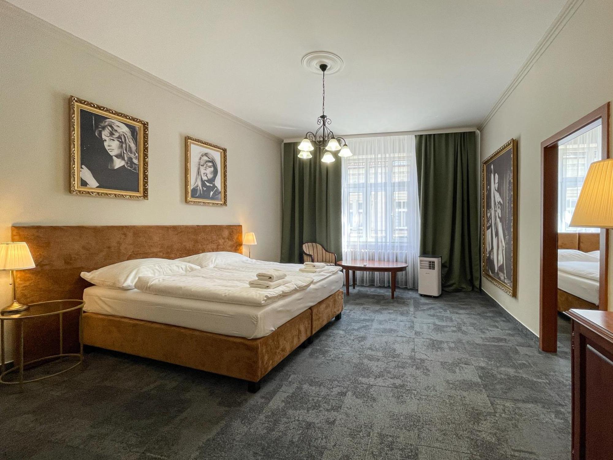 Hotel Reverie - Dependance, Check-In At Metropolitan Star Bratislava Buitenkant foto