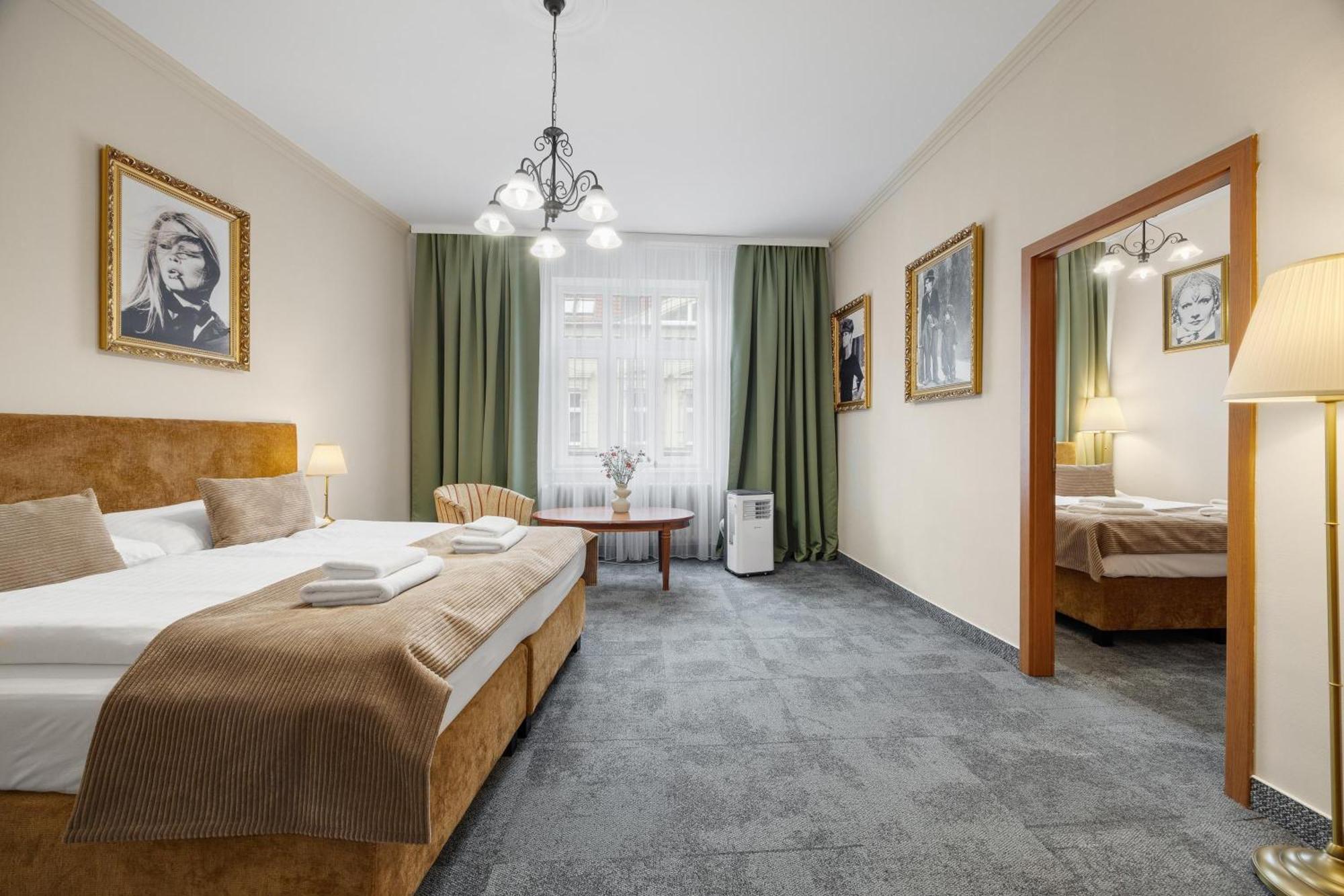 Hotel Reverie - Dependance, Check-In At Metropolitan Star Bratislava Buitenkant foto