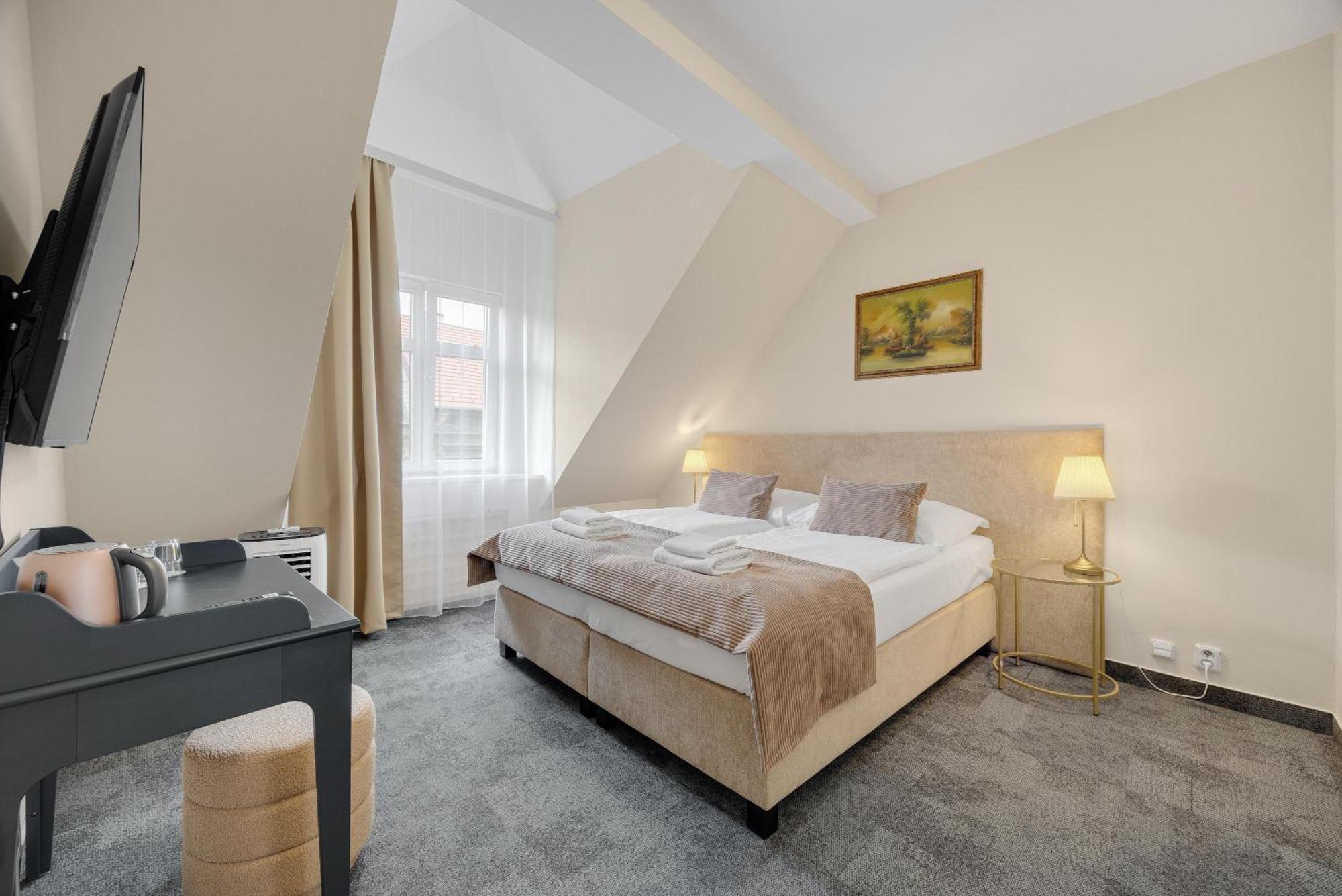 Hotel Reverie - Dependance, Check-In At Metropolitan Star Bratislava Buitenkant foto
